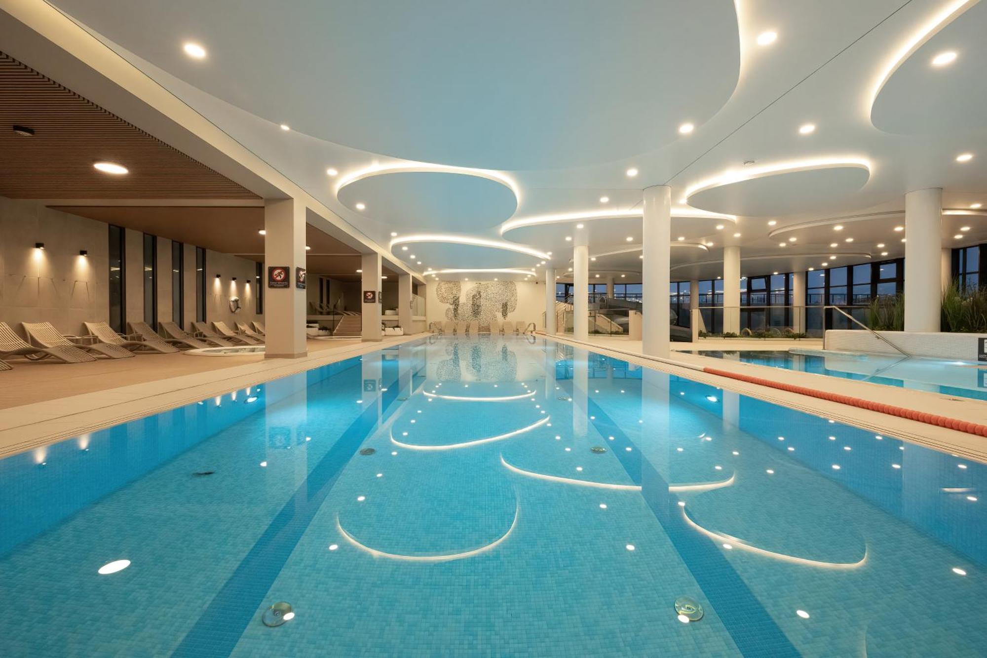 Family Apartment With Gym And Swimming Pool By Renters Prestige Kołobrzeg Eksteriør bilde