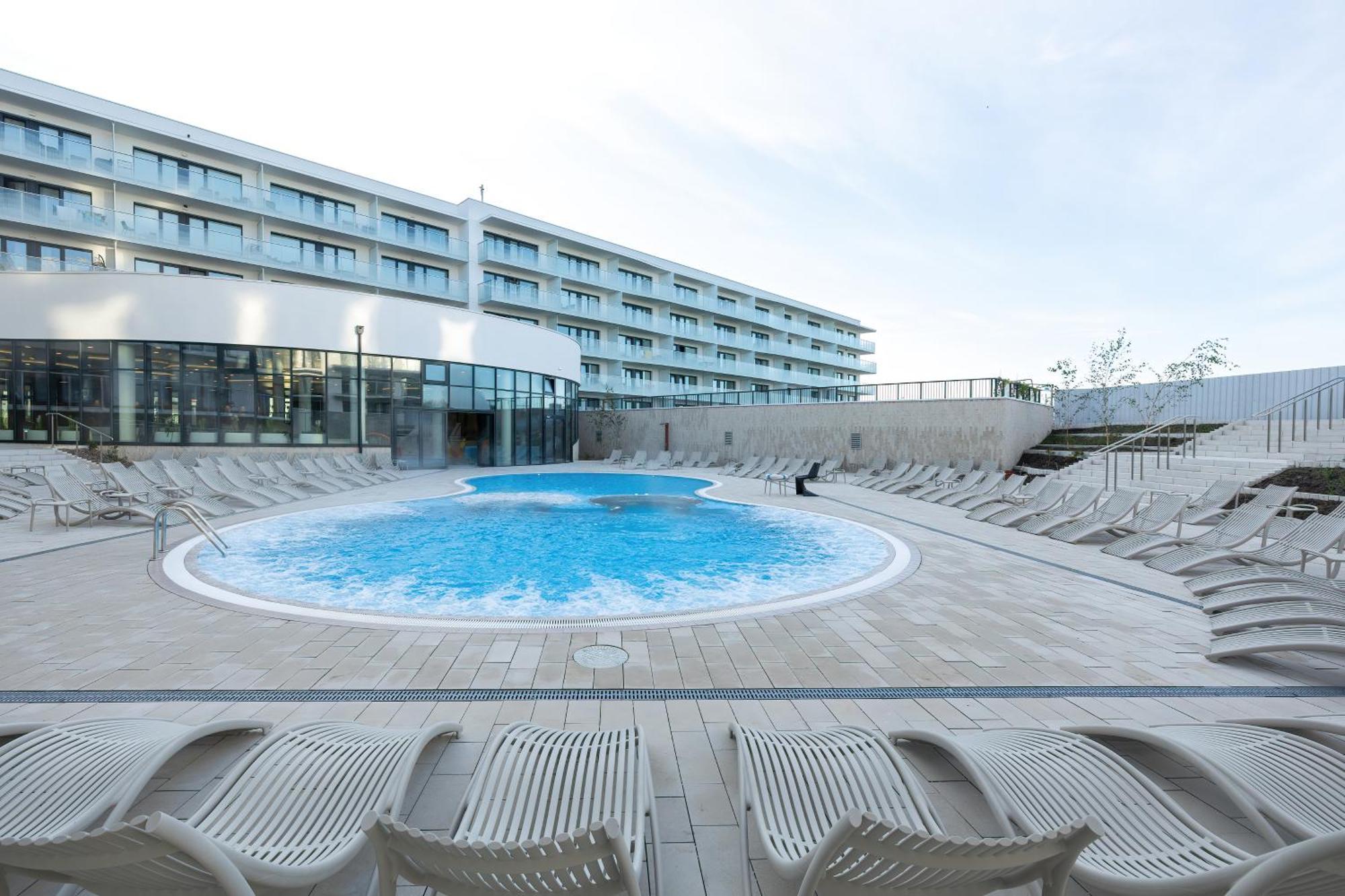 Family Apartment With Gym And Swimming Pool By Renters Prestige Kołobrzeg Eksteriør bilde